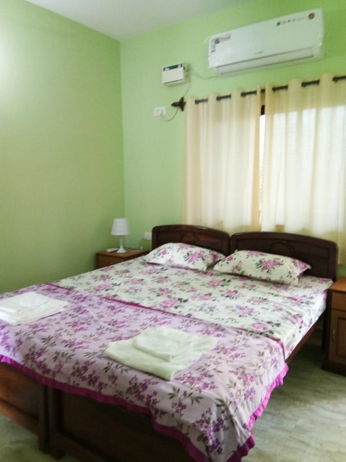 Shirley'S Guest House Majorda Bagian luar foto